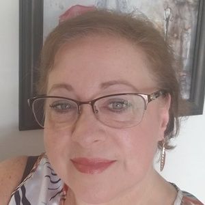 Meet your Posher, Corrine